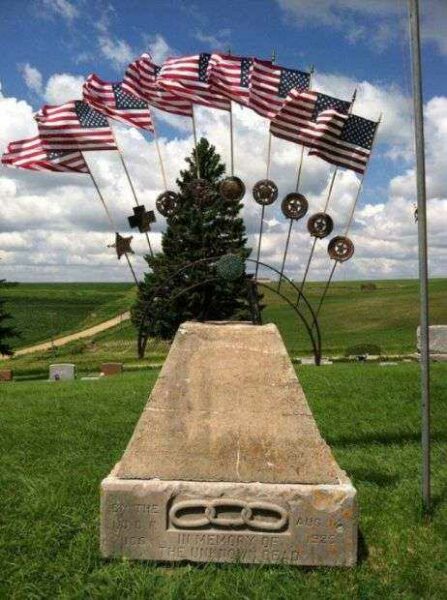 CHARTER OAK CEMETERY UNKNOWN DEAD MEMORIAL
