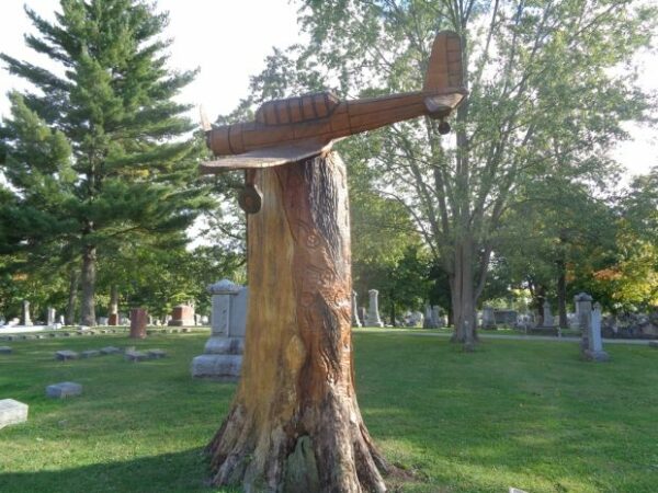 PLANE CRASH MEMORIAL TREE CARVING