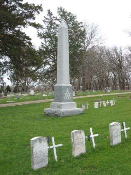 OAK HILL CEMETERY CIVIL WAR MEMORIAL