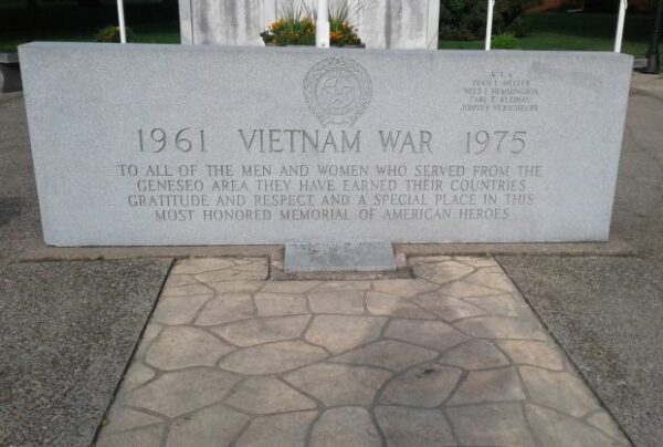 GENESEO, IL VIETNAM WAR MEMORIAL