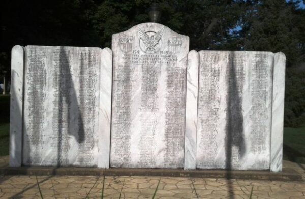 GENESEO, IL WORLD WAR II HONOR ROLL MEMORIAL
