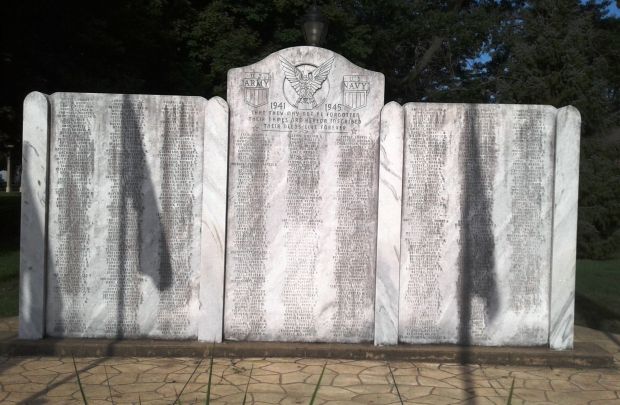 GENESEO, IL WORLD WAR II HONOR ROLL MEMORIAL