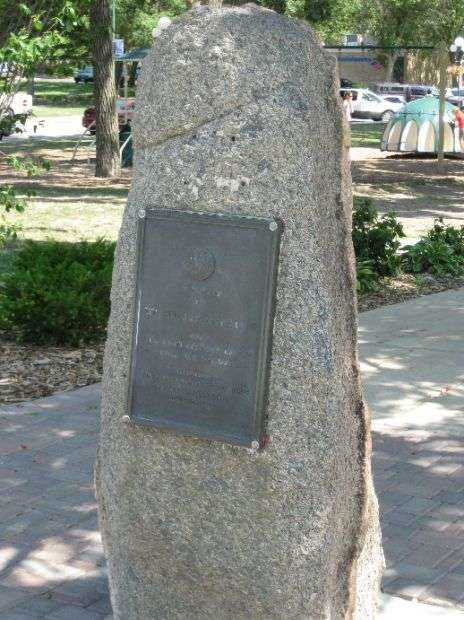 TOM HOWARD POST NO. 101 CIVIL WAR MEMORIAL