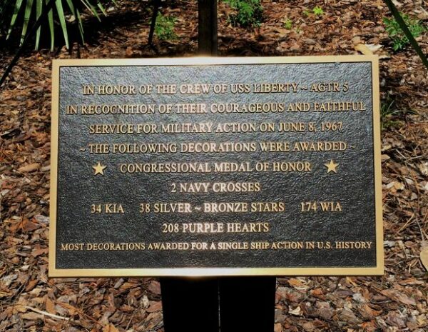 IN HONOR OF THE CREW OF THE USS LIBERTY-AGTR5 WAR MEMORIAL PLAQUE