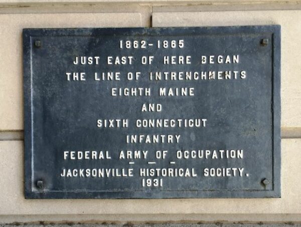 THE LINE OF INTRENCHMENTS WAR MEMORIAL PLAQUE