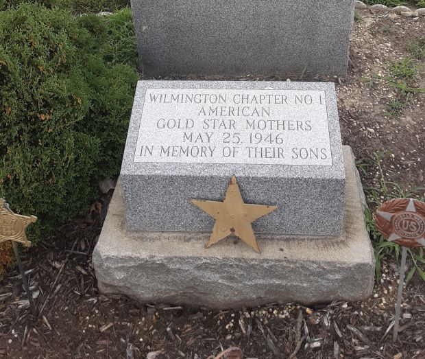 WILMINGTON CHAPTER NO. 1 GOLD STAR MOTHERS WAR MEMORIAL