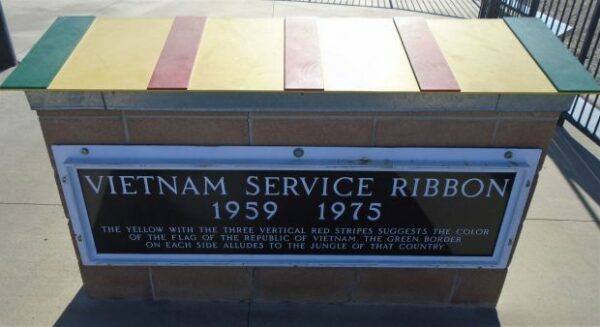 WESTERN SLOPE VIETNAM WAR MEMORIAL PARK VIETNAM SERVICE RIBBON PLAQUE