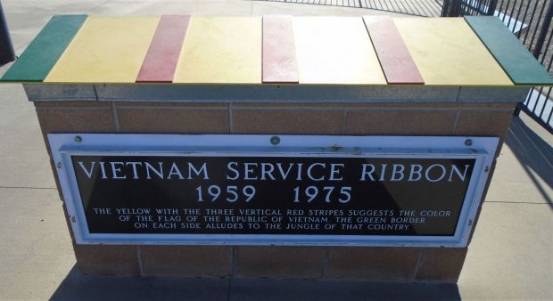 WESTERN SLOPE VIETNAM WAR MEMORIAL PARK VIETNAM SERVICE RIBBON PLAQUE