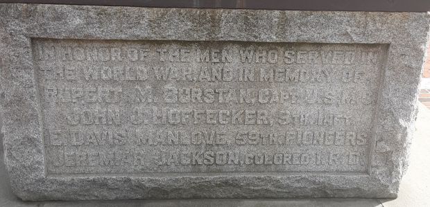 MIDDLETOWN, DE WORLD WAR I MEMORIAL STREET LIGHT POLE DEDICATION STONE