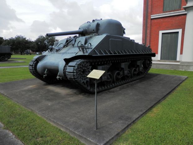 M4A3 “SHERMAN TANK” UNITED STATES WAR MEMORIAL