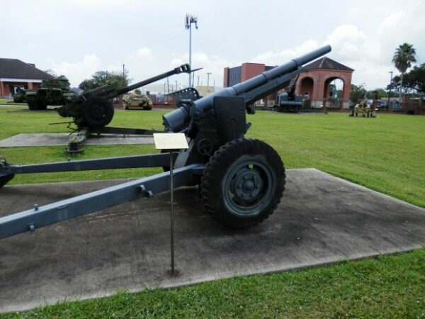 M1897 “FRENCH 75” FIELD ARTILLERY GUN WAR MEMORIAL