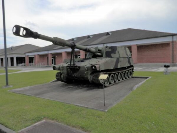 M109A3 SELF PROPELLED MEDIUM HOWITZER WAR MEMORIAL
