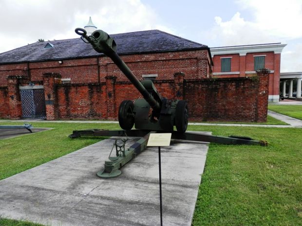 D30 HOWITZER SOVIET UNION WAR MEMORIAL