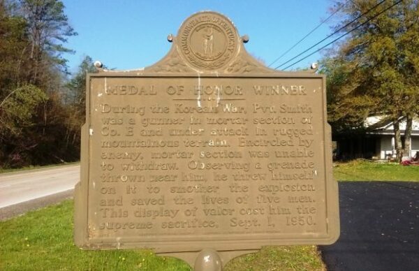 MEDAL OF HONOR WINNER WAR MEMORIAL MARKER