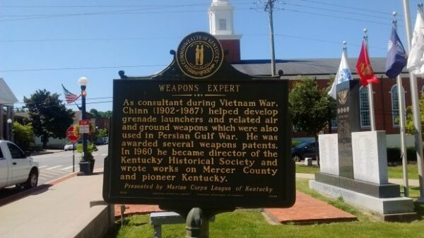 WEAPONS EXPERT WAR MEMORIAL MARKER