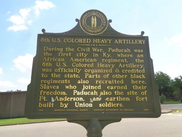 8TH U.S. COLORED HEAVY ARTILLERY WAR MEMORIAL MARKER FRONT