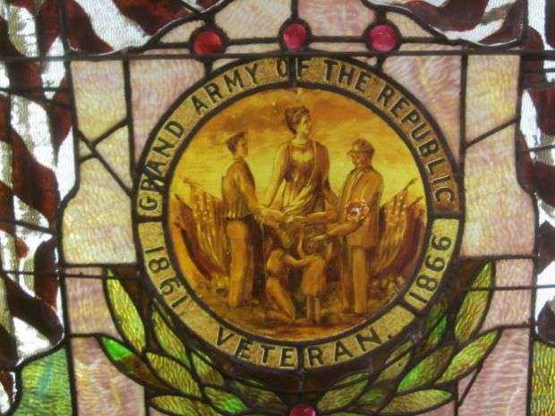 LINEVILL METHODIST CHURCH CIVIL WAR MEMORIAL STAINED GLASS WINDOW (CLOSE-UP)