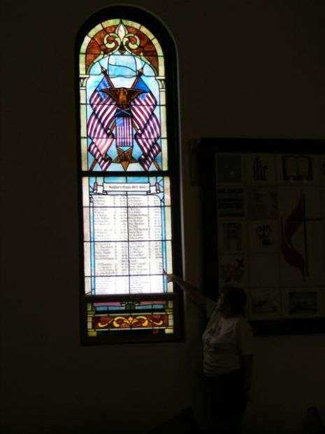 CARLISLE METHODIST CHURCH CIVIL WAR MEMORIAL STAINED GLASS WINDOW (OVERVIEW)
