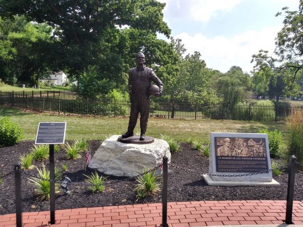 HUNTINGTON VIETNAM VETERANS MEMORIAL