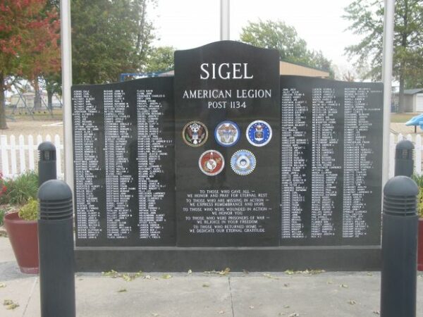 SIEGEL AMERICAN LEGION POST 1134 WAR VETERANS MEMORIAL FRONT