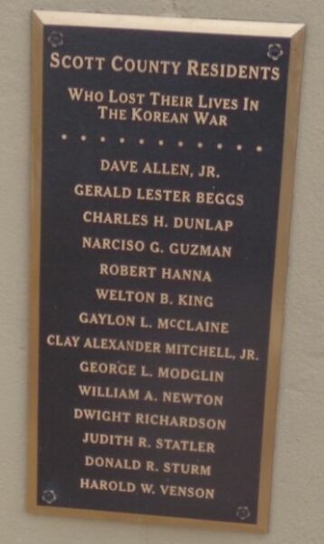 SCOTT COUNTY WAR VETERANS MEMORIAL PLAQUE G