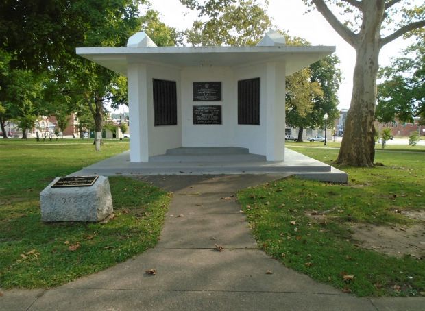 MARION COUNTY WAR VETERANS MEMORIAL