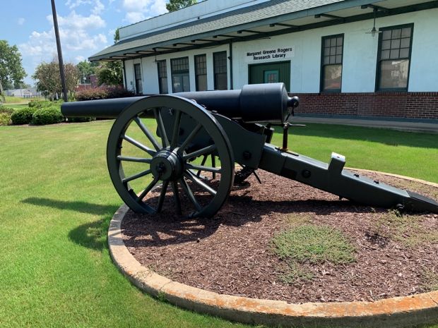 THE BIG GUNS WAR MEMORIAL