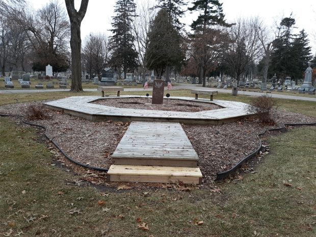 IN MEMORY OF DEPARTED MEMBERS MEMORIAL