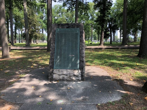 VINELAND WORLD WAR ROLL OF HONOR MEMORIAL