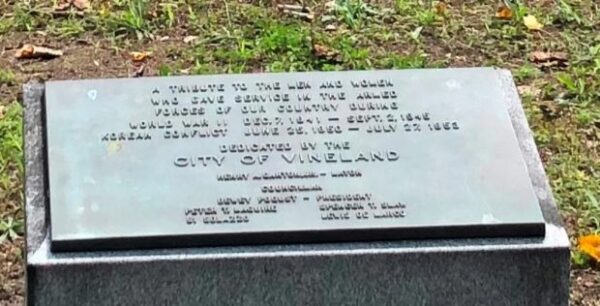 CITY OF VINELAND WAR VETERANS MEMORIAL PLAQUE A