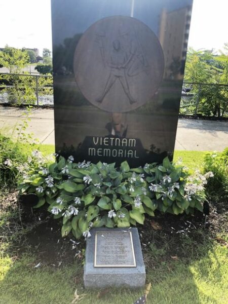 MELLVILLE VIETNAM MEMORIAL FRONT