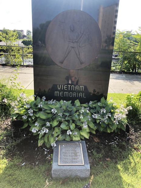 MELLVILLE VIETNAM MEMORIAL FRONT