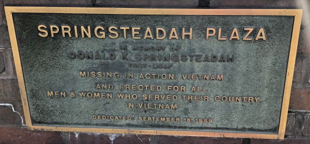 SPRINGSTEADAL PLAZA VIETNAM VETERANS WAR MEMORIAL PLAQUE