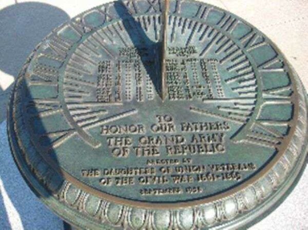 DES MOINES G.A.R. MEMORIAL SUNDIAL FACE