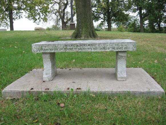 DES MOINES G.A.R. MEMORIAL BENCH