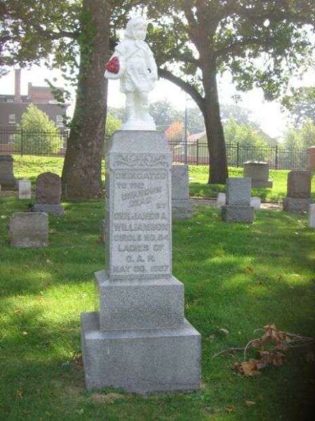 FLOWER GIRL DECORATION DAY MEMORIAL