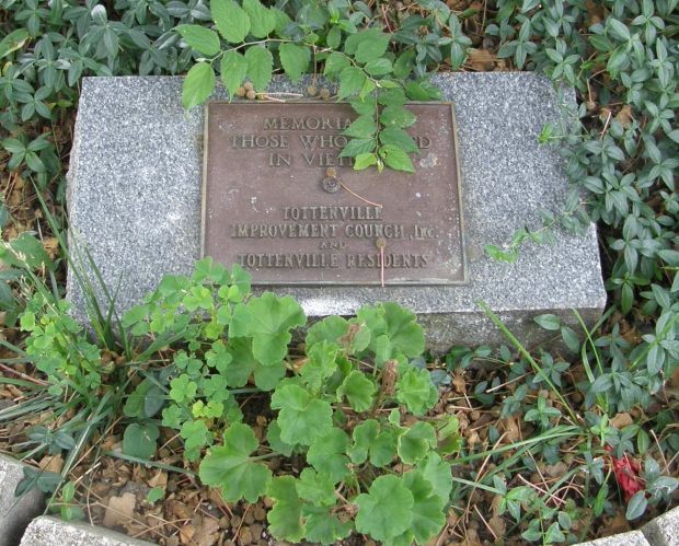 TOTTENVILLE VIETNAM WAR MEMORIAL PLAQUE