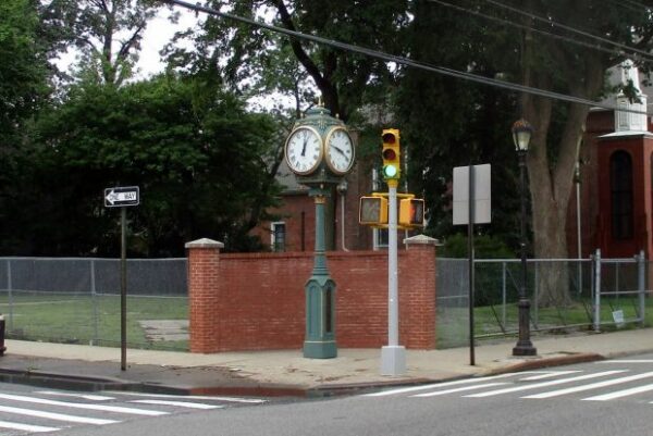 TOTTENVILLE SEPTEMBER 11 MEMORIAL CLOCK