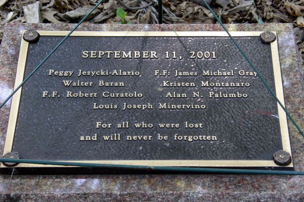 DE MATTI PARK SEPTEMBER 11, 2001 MEMORIAL PLAQUE