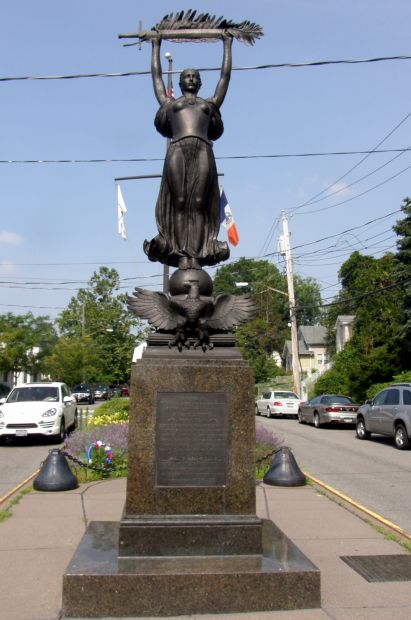 FIFTH WARD WORLD WAR MEMORIAL