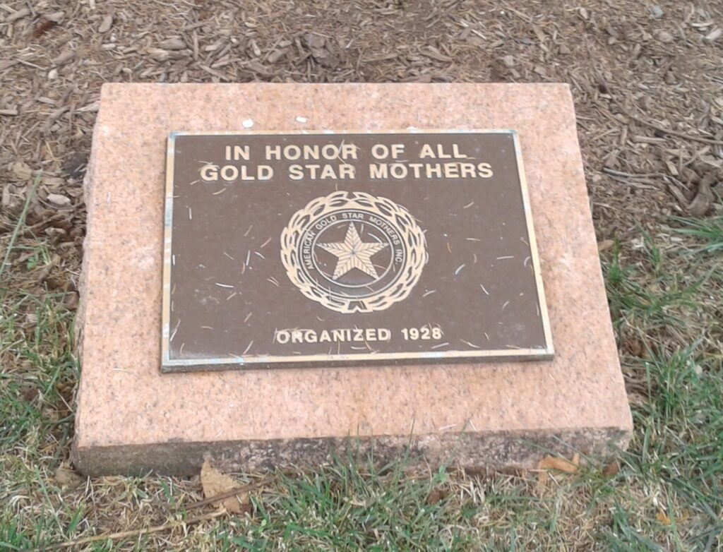 ARLINGTON NATIONAL CEMETERY GOLD STAR MOTHERS MEMORIAL