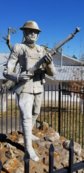 FLATONIA THE AMERICAN DOUGHBOY WAR MEMORIAL STATUE