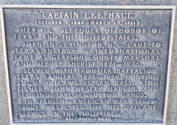 CAPTAIN LEE HALL WAR MEMORIAL PLAQUE