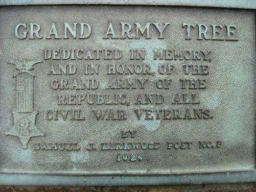 POST NO. 8 GRAND ARMY TREE MEMORIAL PLAQUE