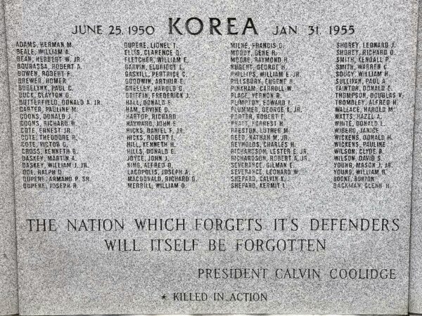 LONDONDERRY WAR VETERANS MEMORIAL CENTER STONE CLOSE-UP