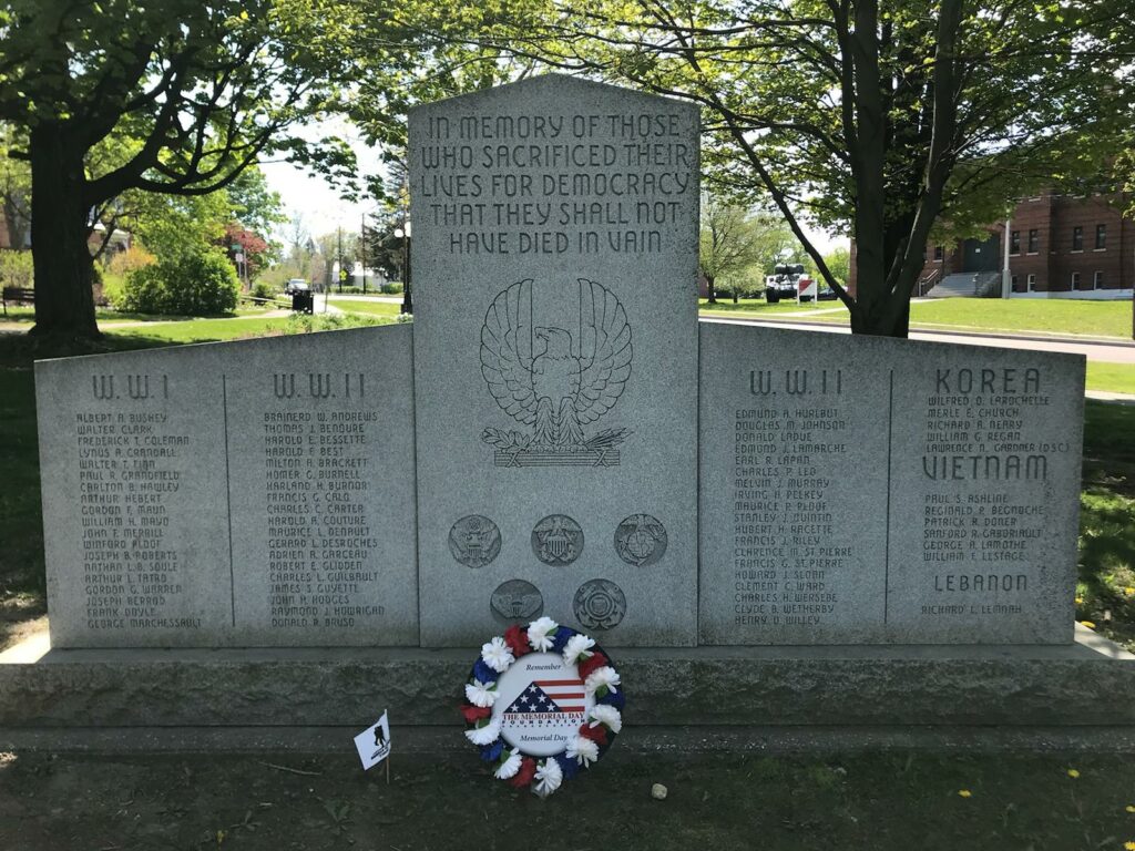 ST. ALBANS, VT WAR VETERANS MEMORIAL