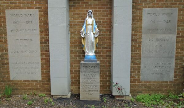 SACRED HEART CHURCH WORLD WARS MEMORIAL CLOSE-UP