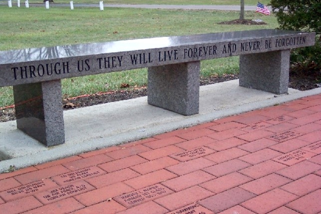 GAHANNA VETERANS MEMORIAL BENCH D