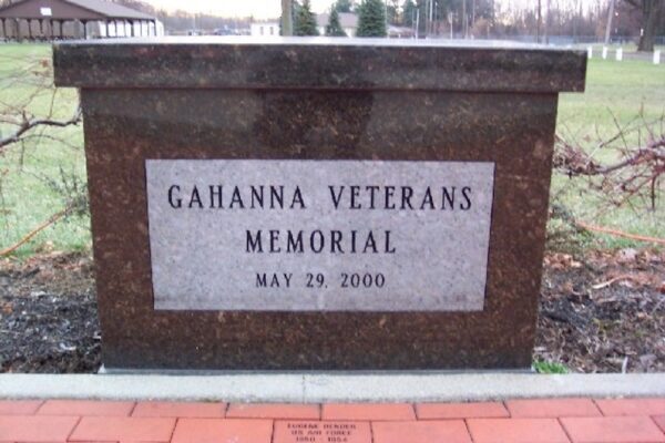 GAHANNA VETERANS MEMORIAL ENTRANCE STONE
