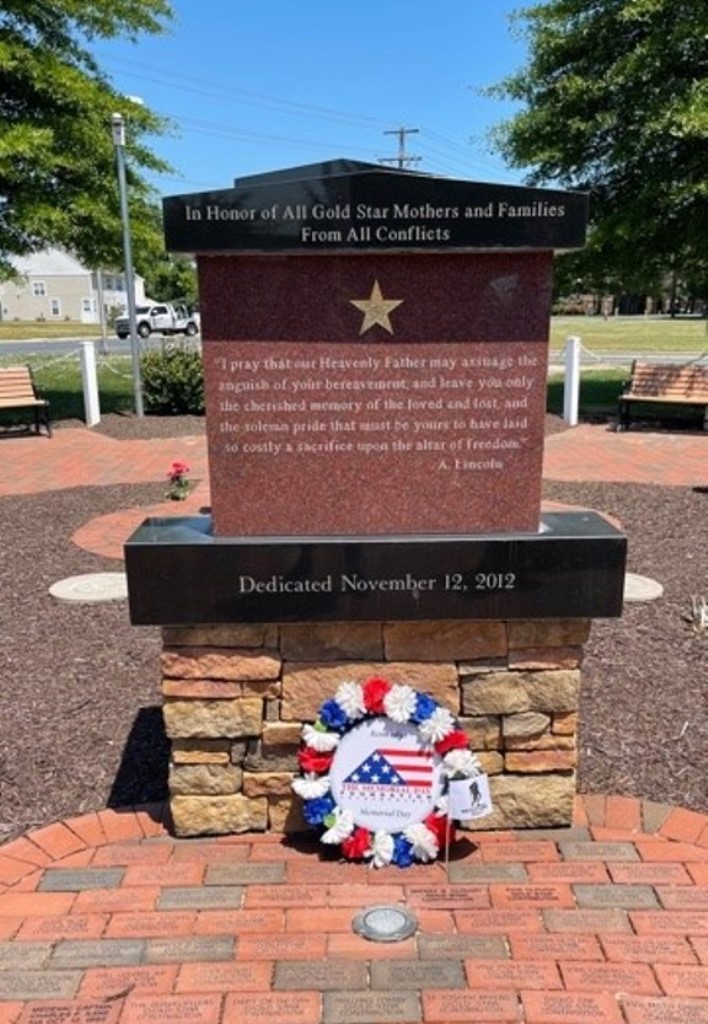 DOVER GOLD STAR MOTHERS AND FAMILIES MONUMENT FRONT
